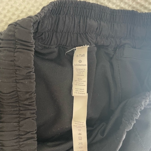 Lululemon Athletica High rise Black Elastic Shorts - Picture 3 of 5